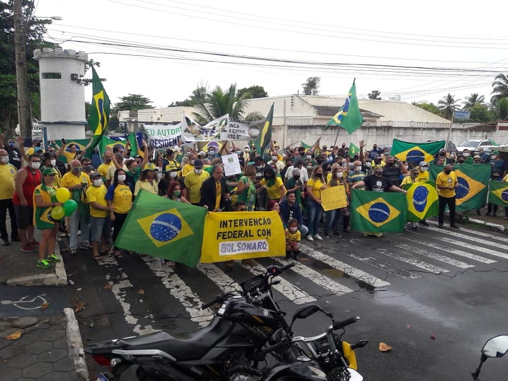Em Macaé, a manifestação ocorreu em vários pontos da cidade