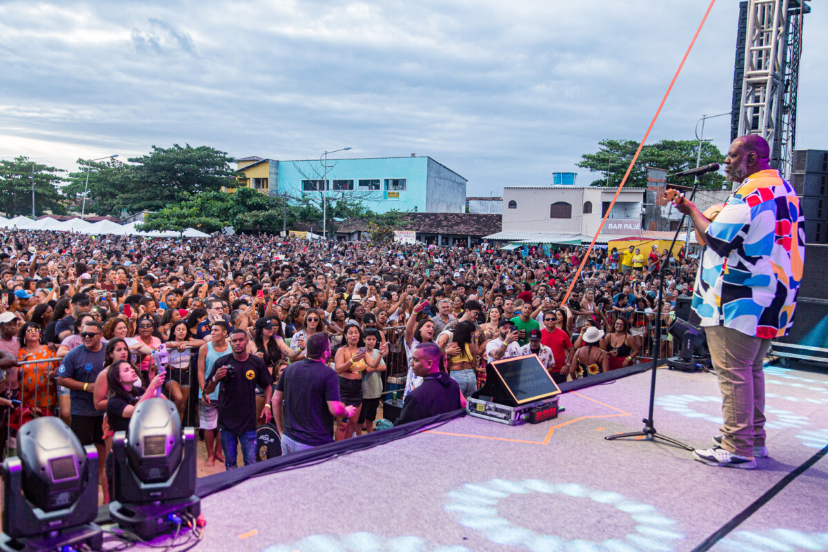 O artista se apresentou na tarde deste sábado (19), no encerramento das comemorações do aniversário de Cabo Frio