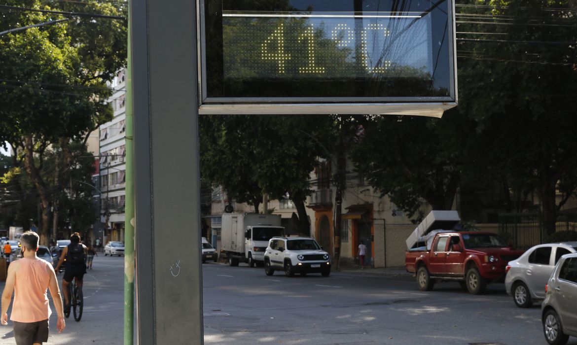 Medida visa diminuir desconforto causado pelo calor da estação