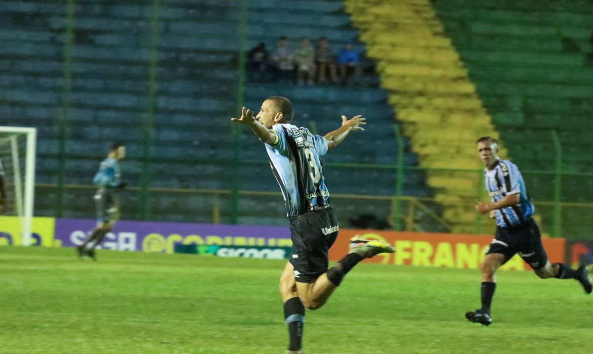  O Tricolor Gaúcho bateu o Guarani por 3 a 1