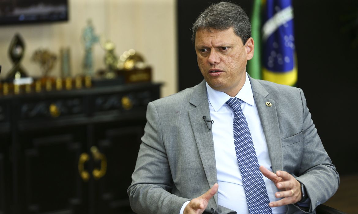 Segurança de candidatos deve ser feita por PMs