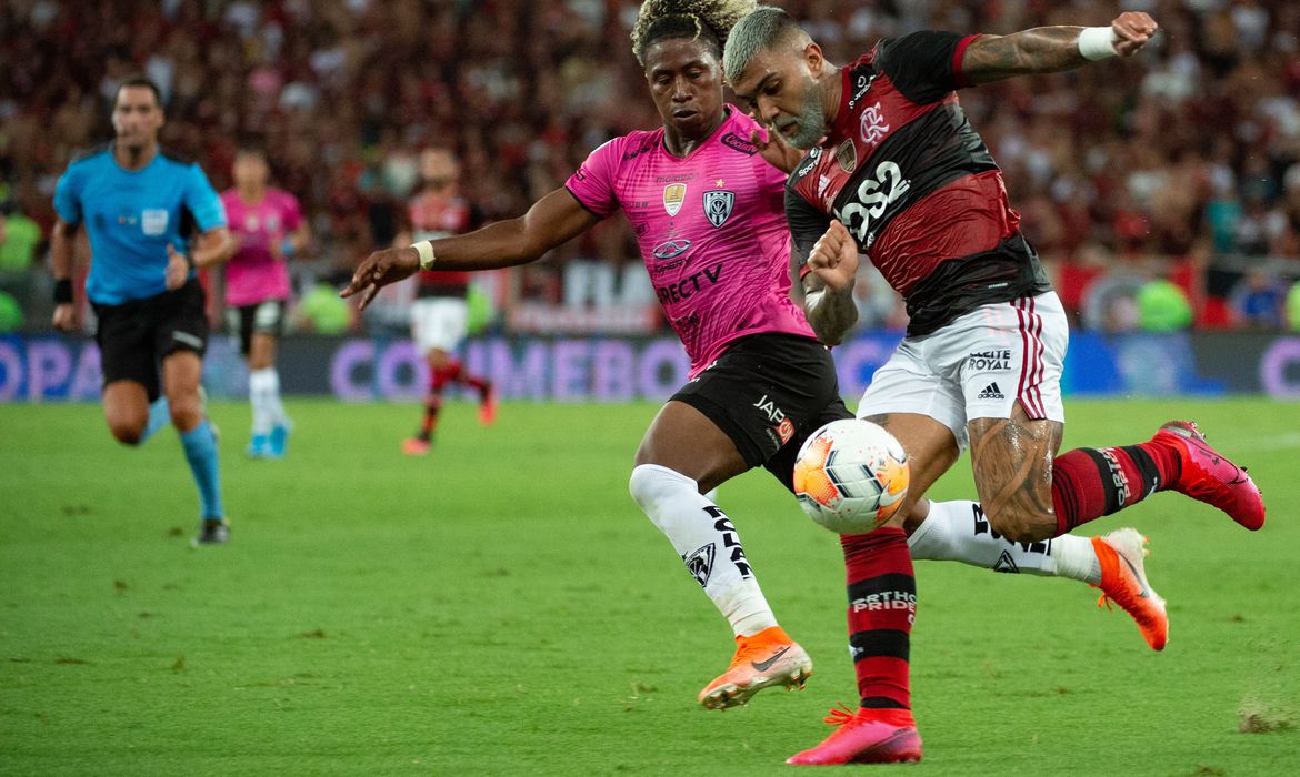 Rubro-Negro entra em campo a partir das 21h30 (horário de Brasília)