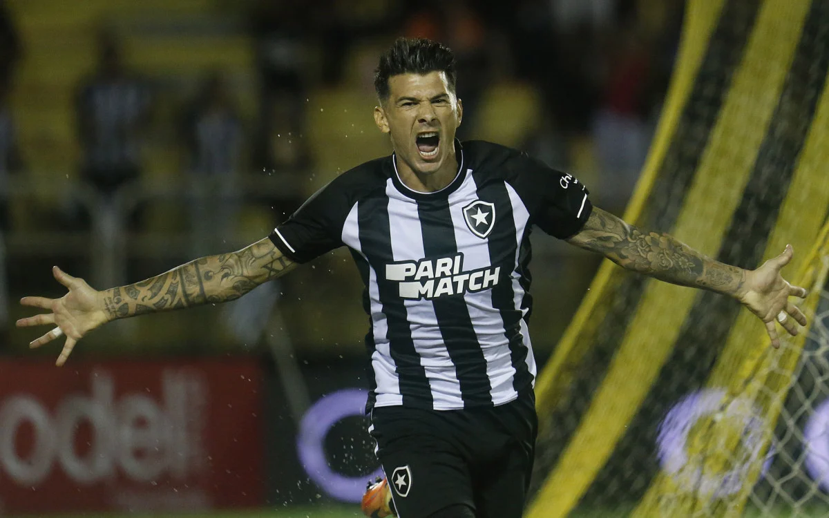 Eduardo, Victor Cuesta e Raí marcaram os gols da vitória alvinegra; adversário na decisão será o Audax