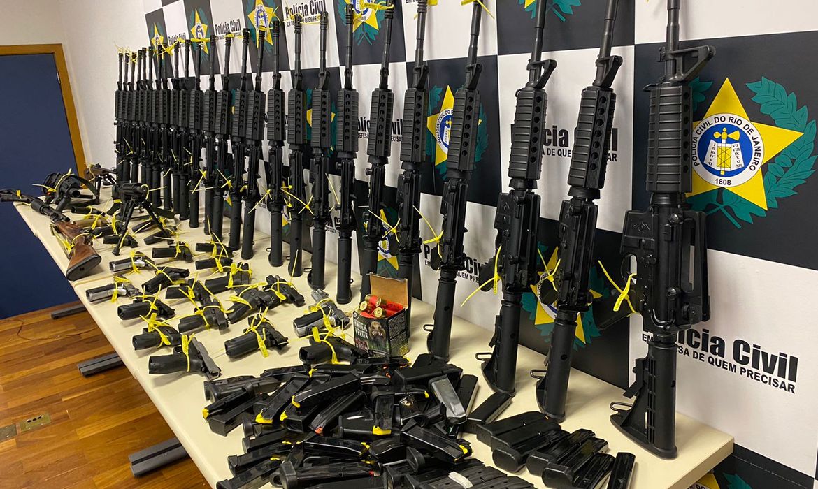 Armas foram recolhidas entre 1º de janeiro e 18 de abril deste ano