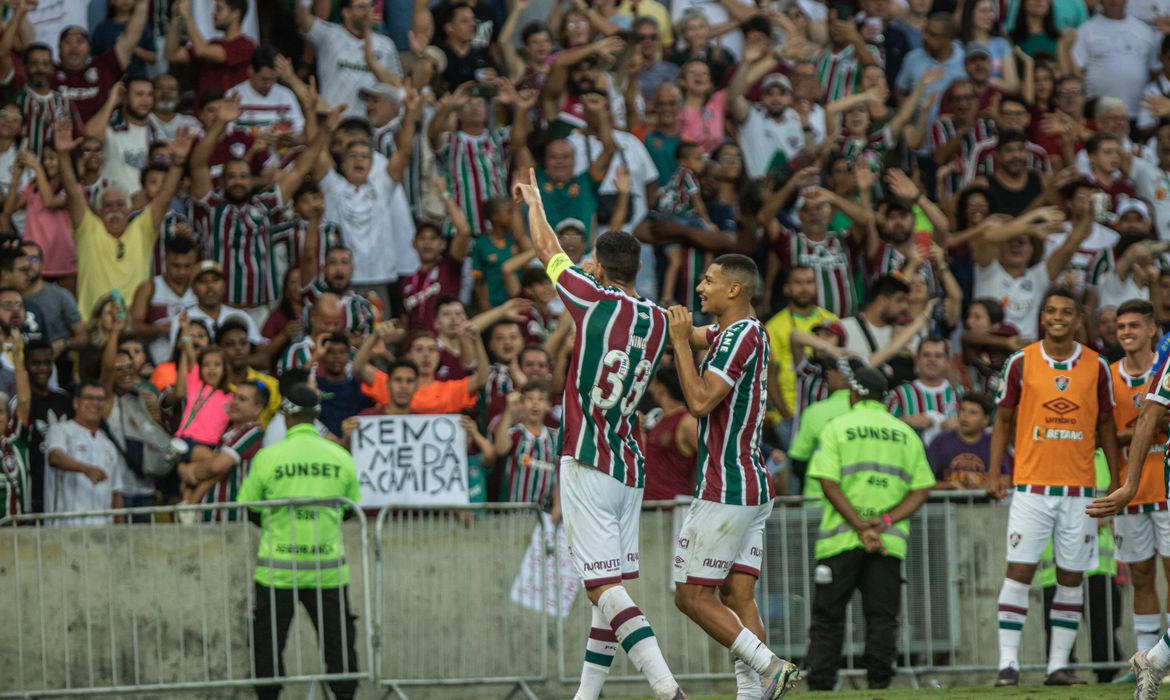 São Paulo triunfa por 3 a 0 na estreia do técnico Dorival Júnior