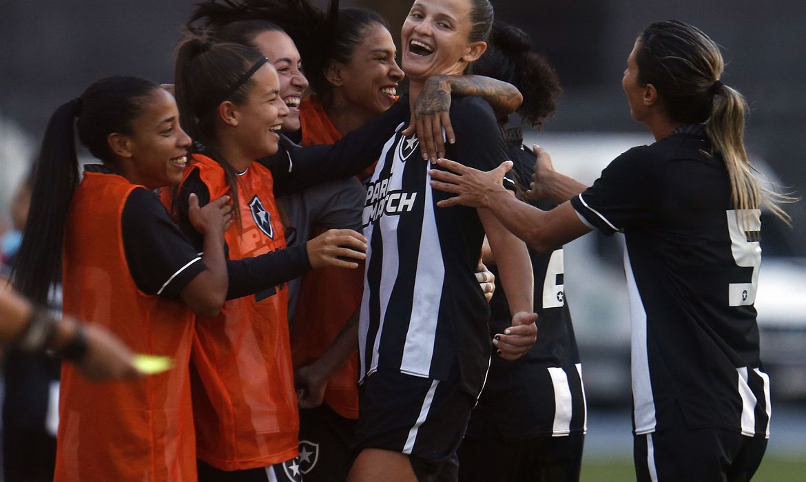 Brasileiro Feminino: Corinthians bate Cresspom em jogo 100 de