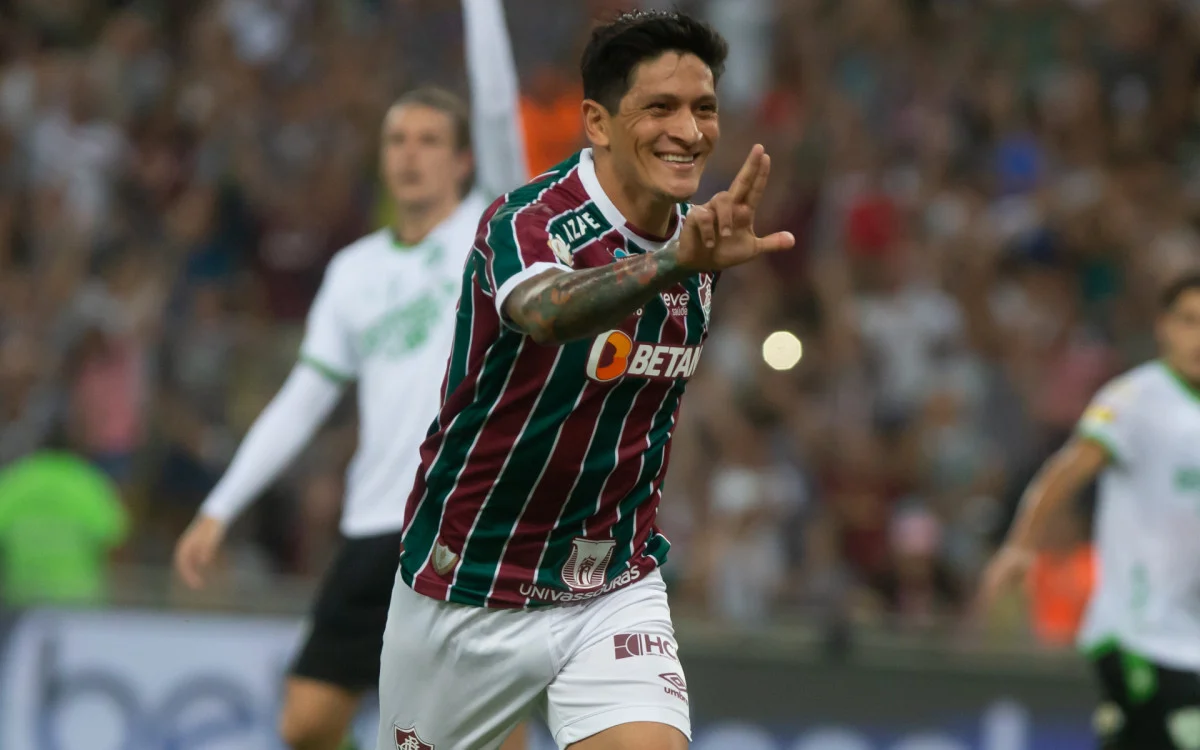 Germán Cano comemorando gol pelo Fluminense e homenageando a filha Leonella