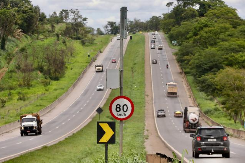 A medida determina que somente em áreas escolares e hospitalares a velocidade padronizada poderá ser reduzida para 40 km/h