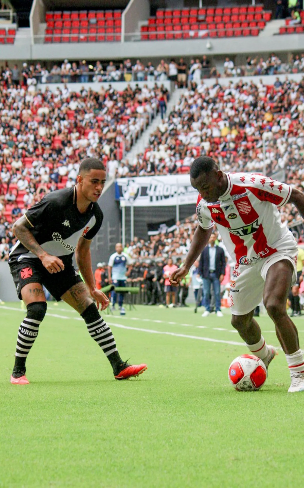 Bangu x Vasco foi disputado no Mané Garrincha, em Brasília