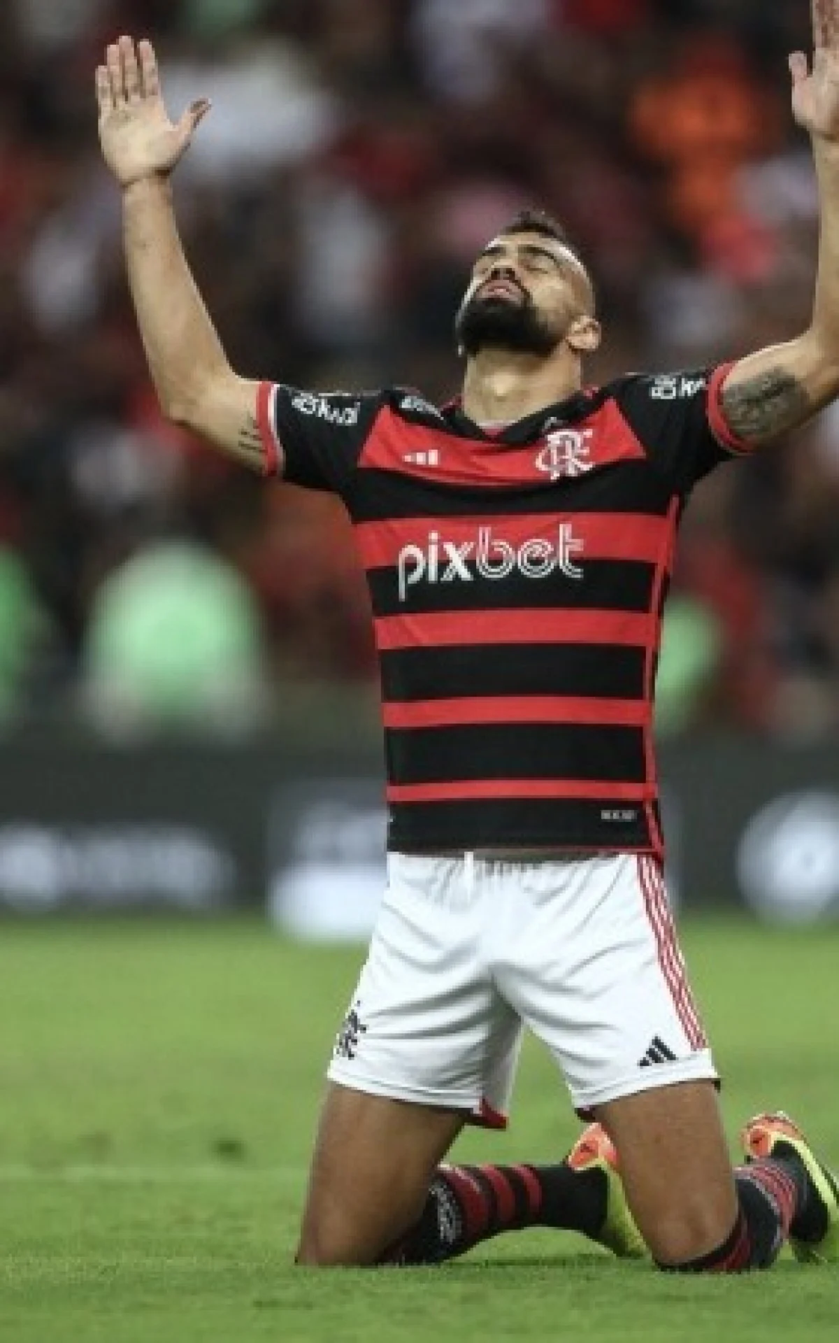 Fabrício Bruno comemora seu gol no Maracanã