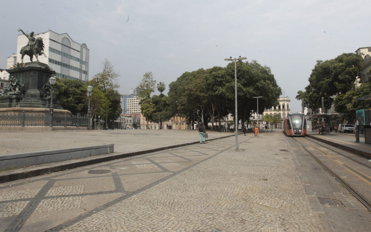 Frente fria prevista para chegar sexta-feira (18) traz queda na temperatura e chuvas