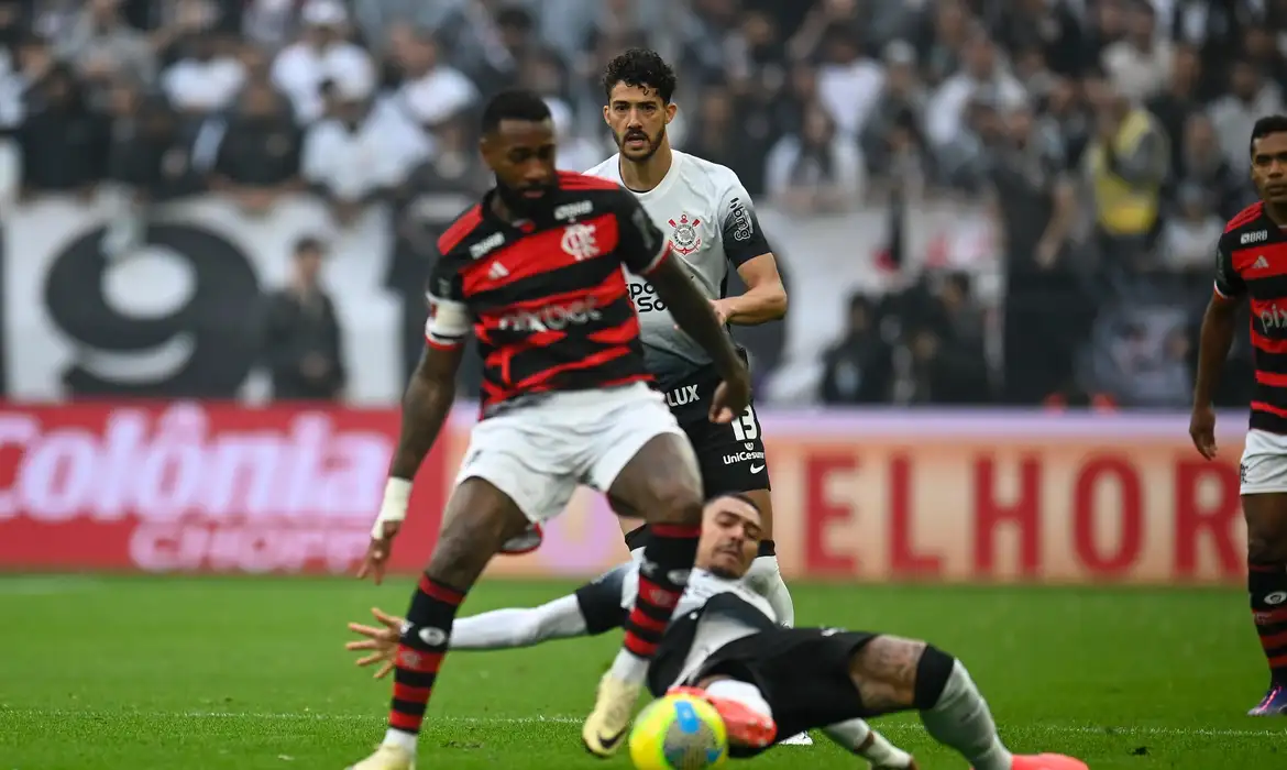 O adversário do Flamengo na decisão será o Atlético-MG, que segurou um empate de 1 a 1 com o Vasco