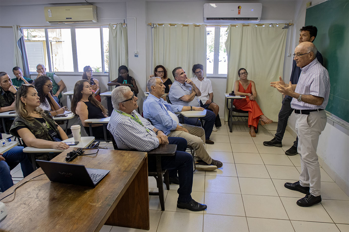 A execução do projeto, segundo o engenheiro, consiste primeiro no preparo do solo, plantio e por último a manutenção