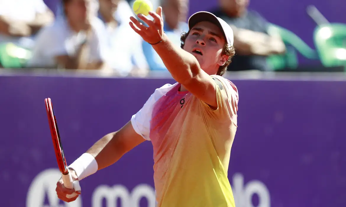  João Fonseca foi desclassificado do Rio Open após ser derrotado pelo francês Alexandre Müller por 2 sets a 0