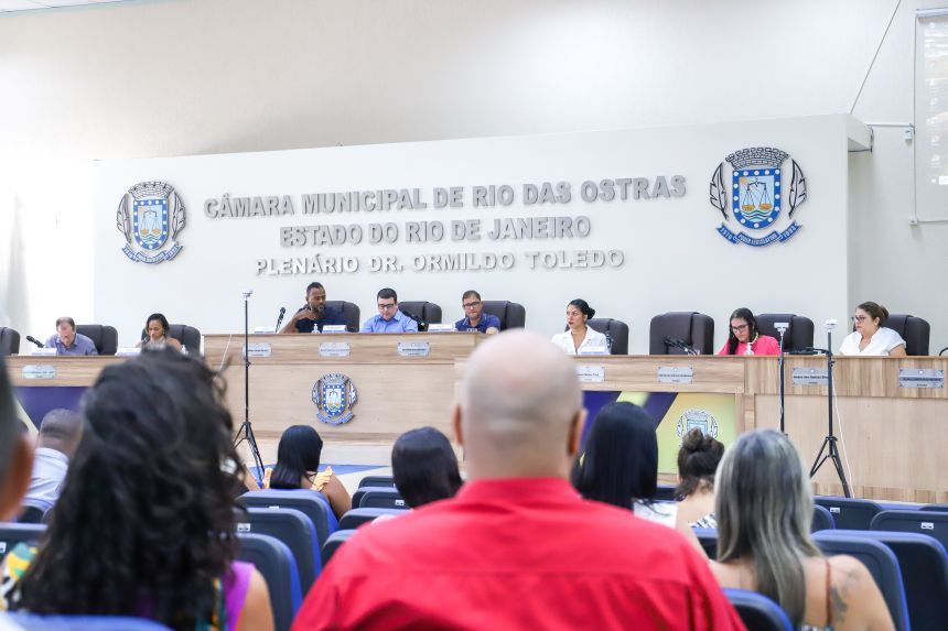  Durante o evento, o vereador Rodrigo Jorge Barros entregou a Moção de Aplausos para a Doutora Joana Darc