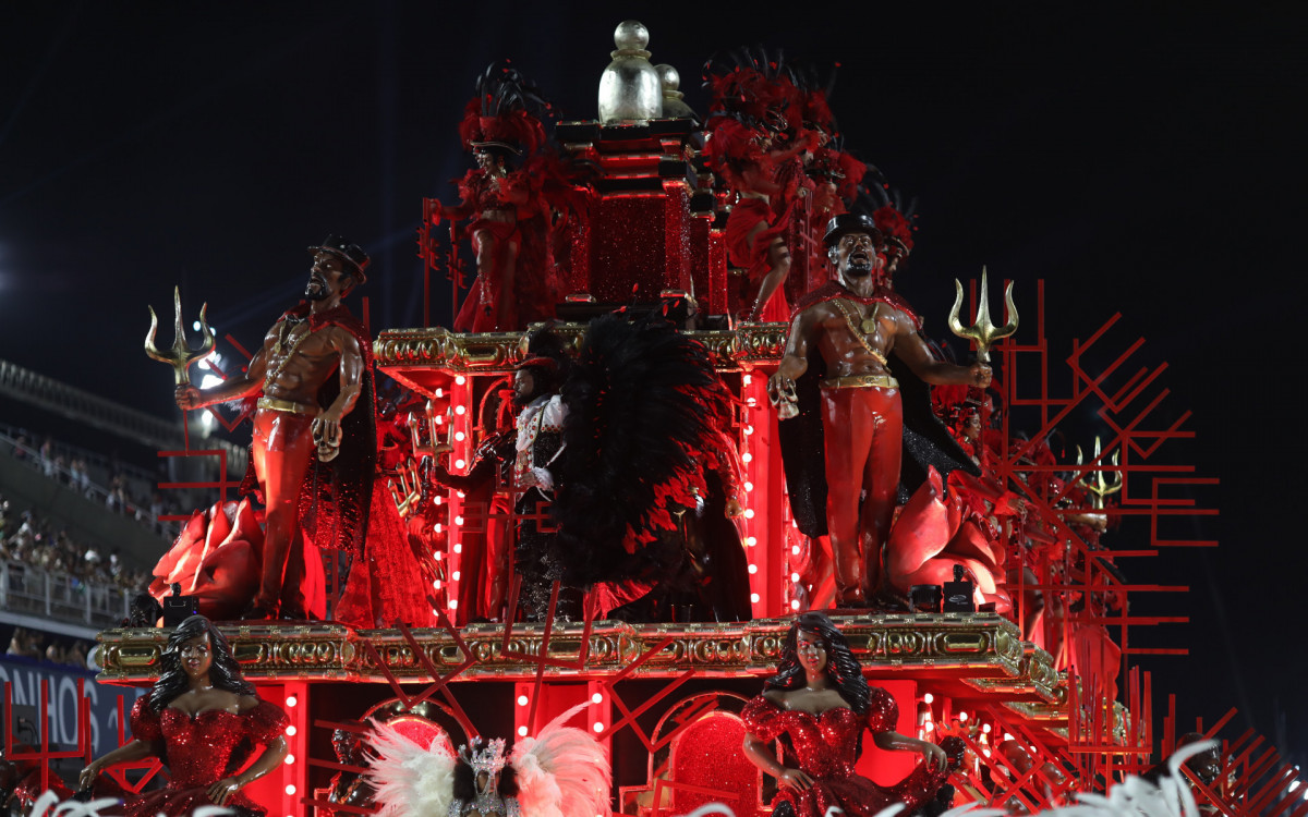 Desfile da União de Maricá; escola é uma das fortes concorrentes ao título