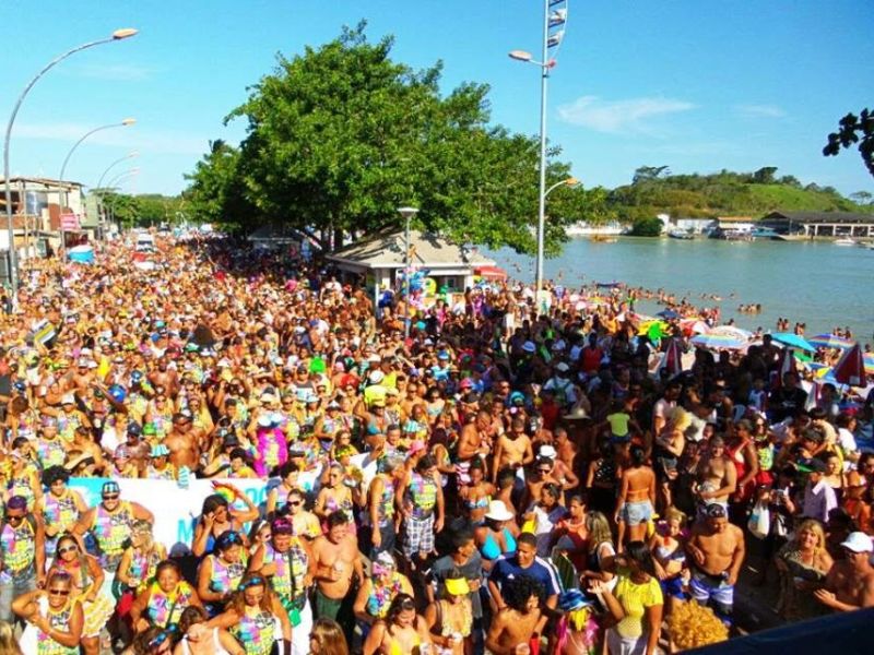 O sucesso do desfile dos blocos foi tanto que os foliões ainda podem curtir o Bloco do Torresmo nesta quarta-feira