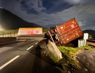 Anchieta Interditada: Desabamento Causa Caos!