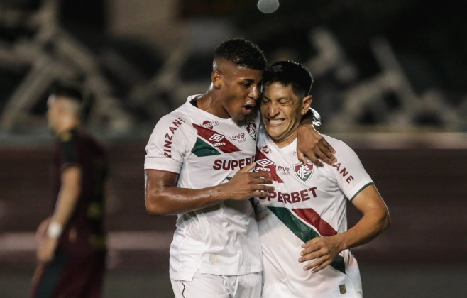 Fluminense derrota a Portuguesa e vence a primeira no Carioca